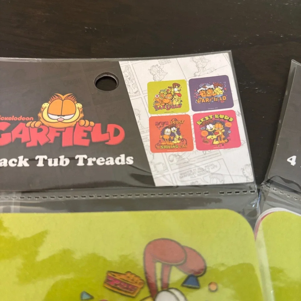 Nickelodeon |‎ Garfield | 4 Pc Tub Treads | Non-Slip Bath Stickers | 2 Pcs | NEW